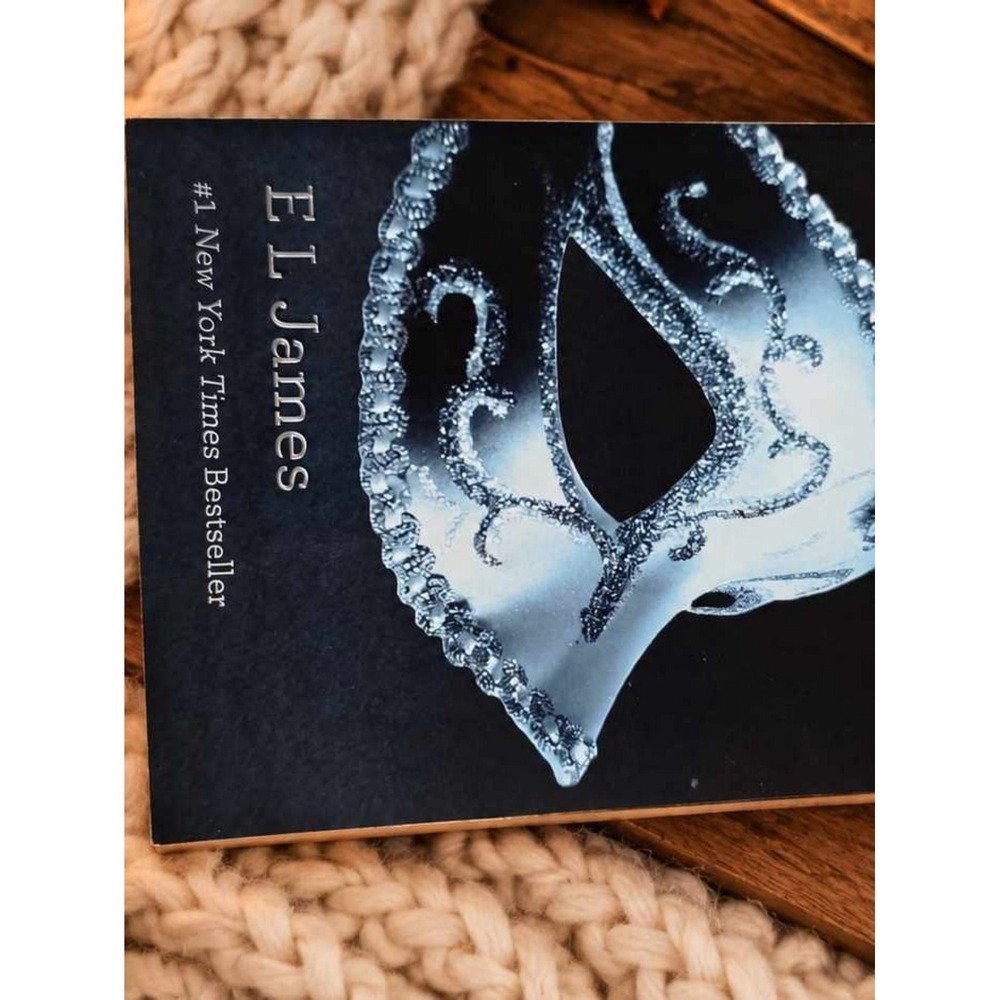 Fifty Shades Darker E. L. James Novel Book Paperback New